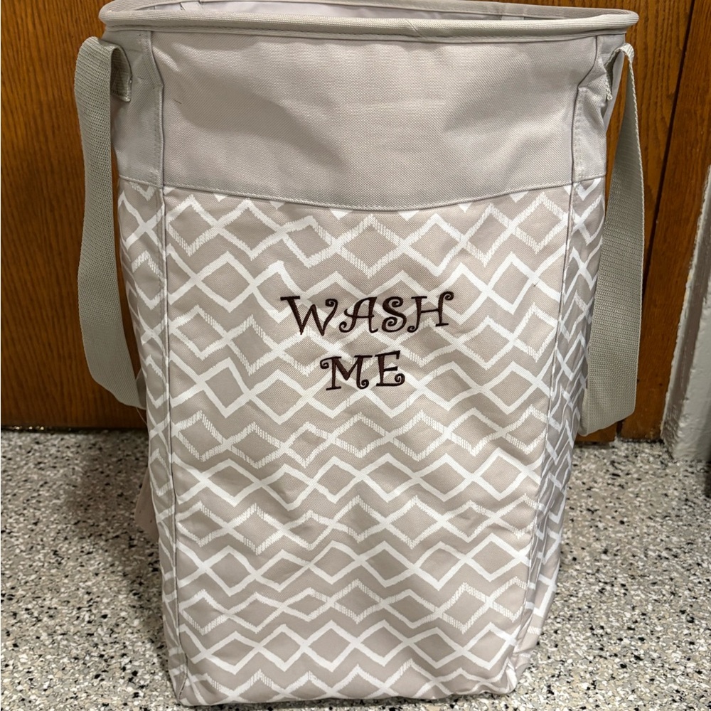 Thirty-One Geometric Pattern Laundry Hamper